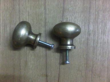 Oval Brass handle Code O.001B size high 36xL40xW25 cm.